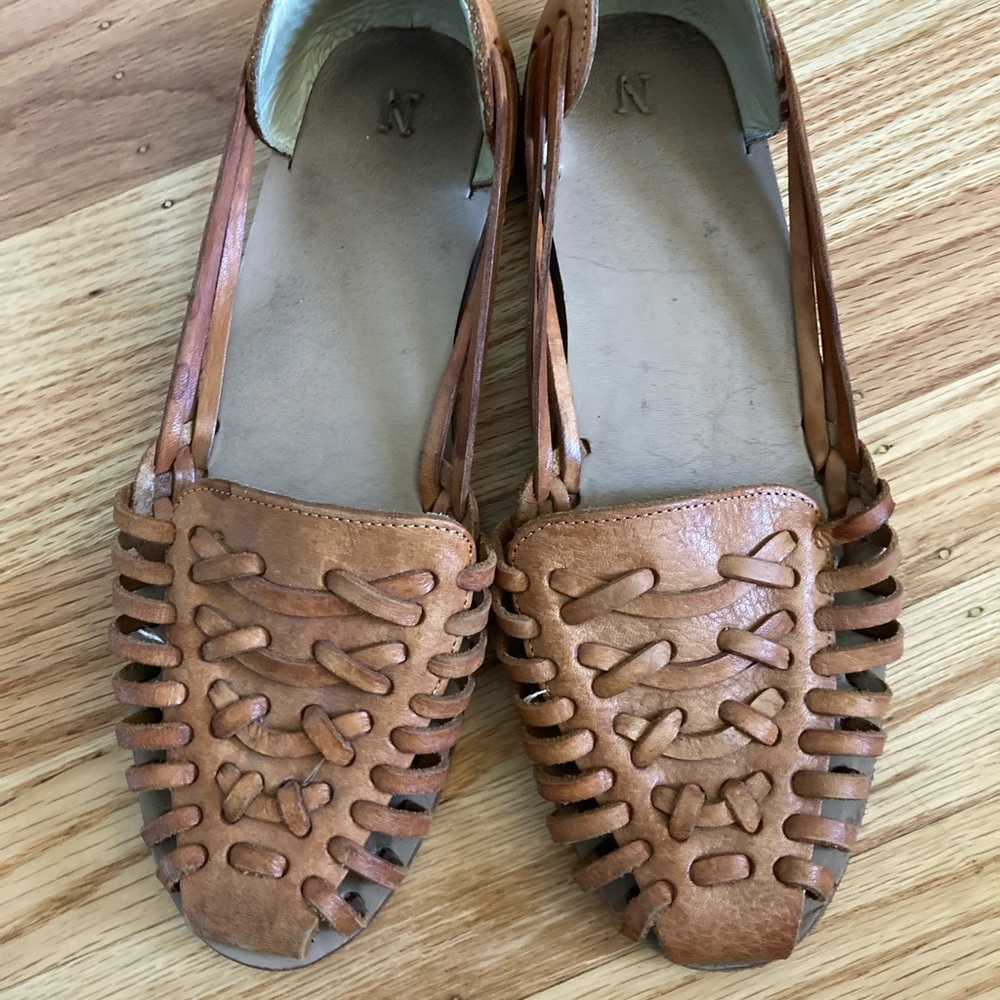 Nisolo Huarache Sandal in Almond